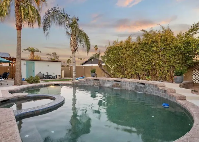 Vibrant Oasis, Pool, Spa, Game Ferienhaus *